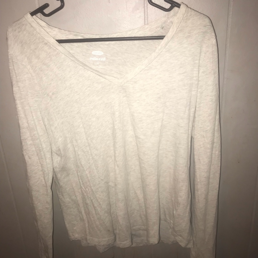 Girls long sleeve shirt.